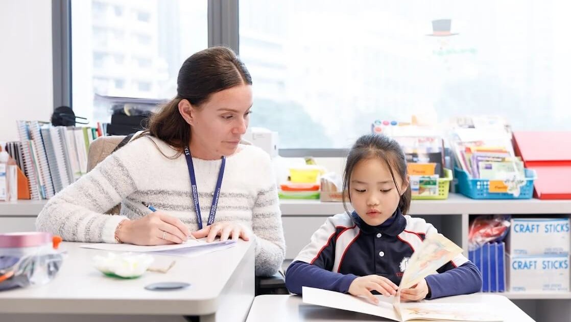 Elementary teaching providing EAL support at Stamford American HK