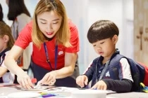 Bilingual class art activity at Stamford American HK